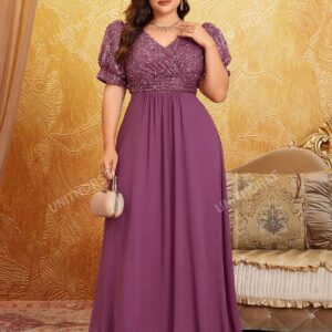 Robe de soirée élégante et avancée, longue avec col en V, manches ballon, taille avec plis, incrustations de sequins brillants, en mousseline de soie